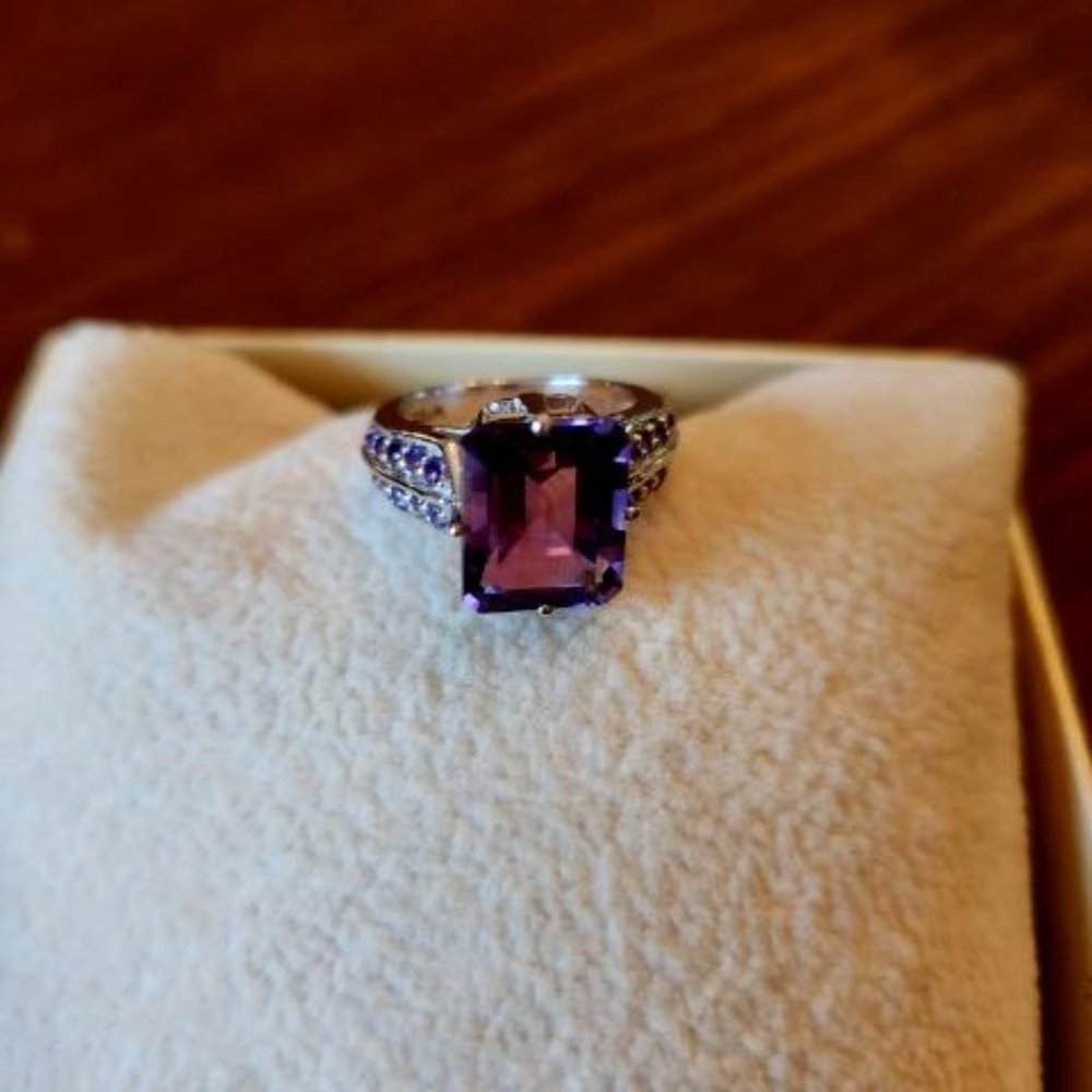 Amethyst Lovers, February Babes, and Purple Ladies!